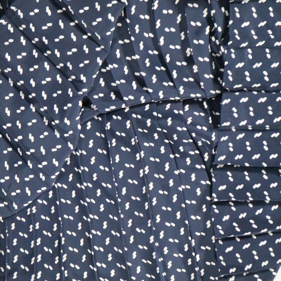 VTGFlowy Printed and Pleated A-Line Skirt Sz 10 US - Picture 4 of 13